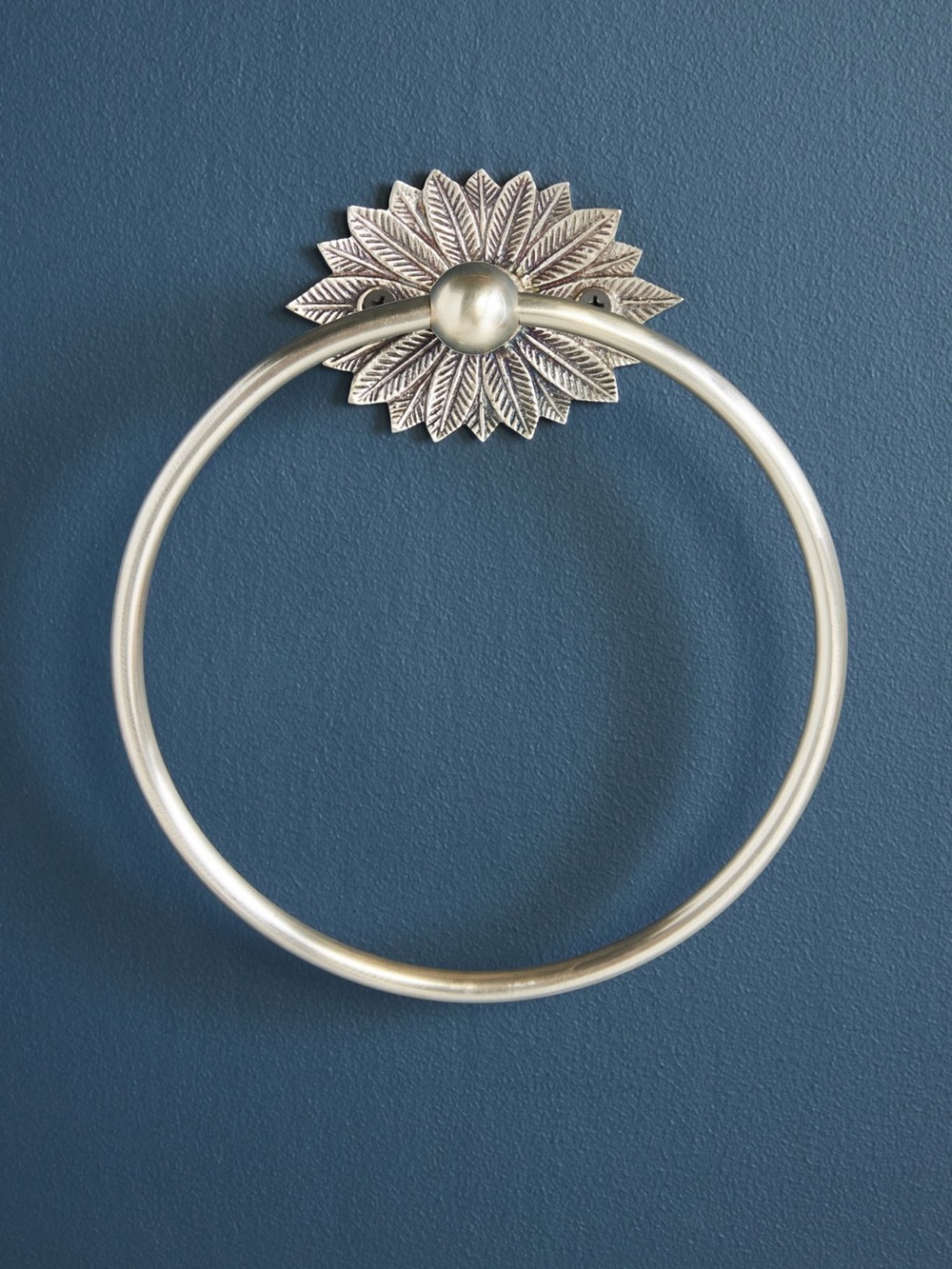 NWT Anthropologie | Demeter Feather towel ring